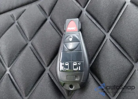 2010 Dodge Grand Caravan Sxt from USA, damaged, VIN 2D4RN5D19AR215735